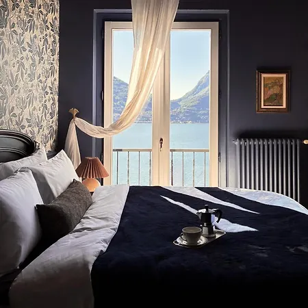 Villa Classic Villa With Private Garden Steps From Lake San Siro (Lombardy)